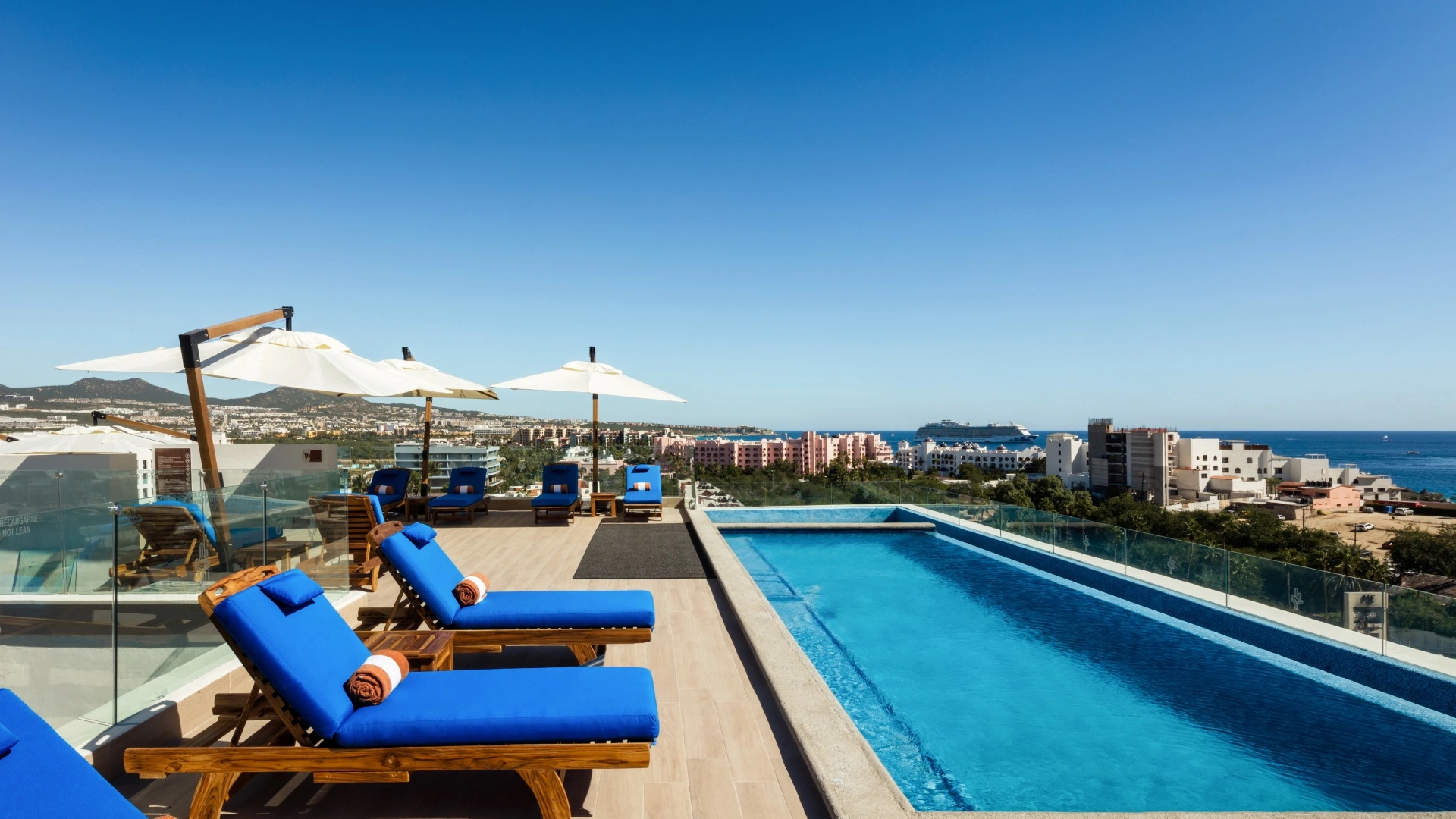 Experiencia social en Kadún Hotel Boutique en el centro de Cabo San Lucas
